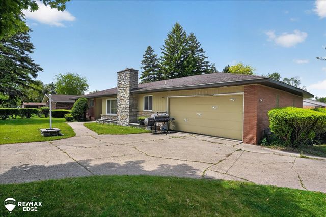 2809 S Outer Drive, Buena Vista Twp, MI 48601