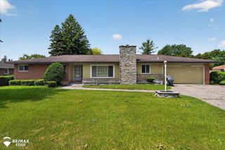 2809 S Outer Drive, Buena Vista Twp, MI 48601