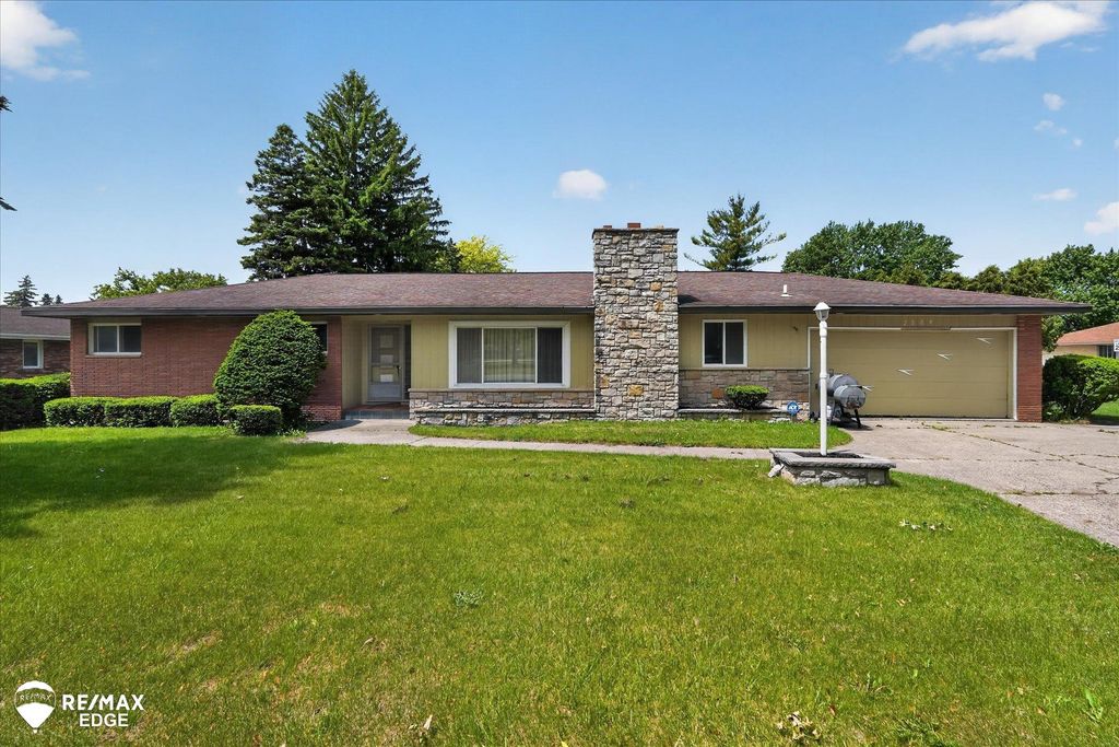 2809 S Outer Drive, Buena Vista Twp, MI 48601