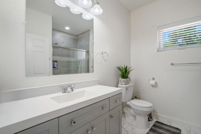 9 Elias Road, Los Lunas, NM 87031