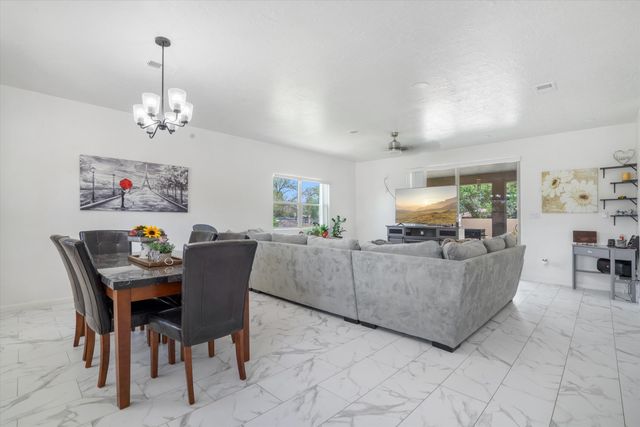 9 Elias Road, Los Lunas, NM 87031