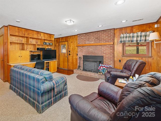 35 Smith Ridge Drive, Asheville, NC 28803
