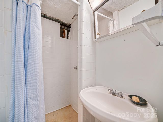 35 Smith Ridge Drive, Asheville, NC 28803