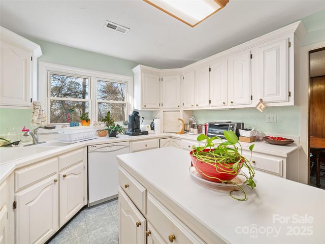 35 Smith Ridge Drive, Asheville, NC 28803