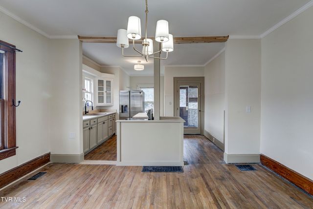 1027 North Elm Avenue, Erwin, TN 37650