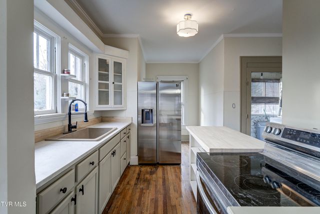 1027 North Elm Avenue, Erwin, TN 37650