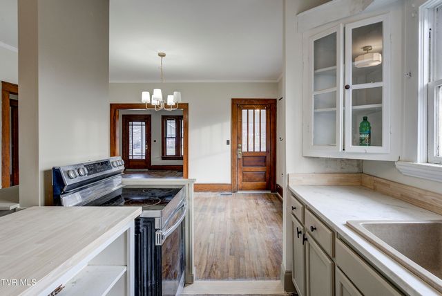 1027 North Elm Avenue, Erwin, TN 37650