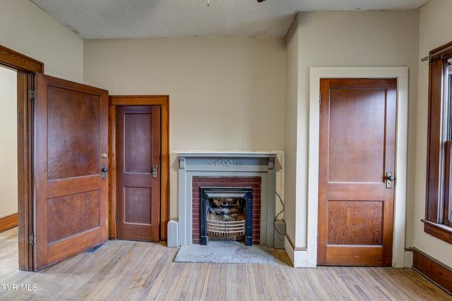 1027 North Elm Avenue, Erwin, TN 37650