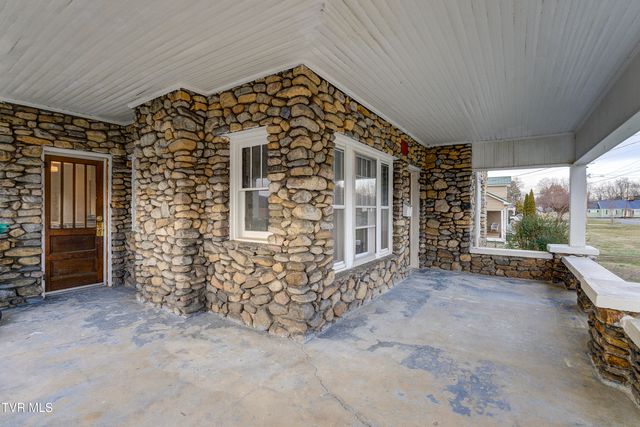 1027 North Elm Avenue, Erwin, TN 37650