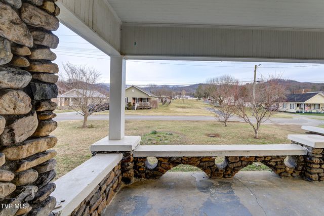 1027 North Elm Avenue, Erwin, TN 37650