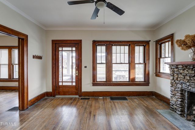 1027 North Elm Avenue, Erwin, TN 37650