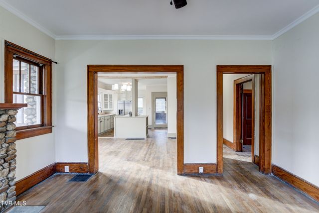 1027 North Elm Avenue, Erwin, TN 37650