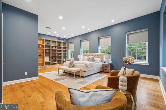 2000 MOUNT VERNON ST, Philadelphia, PA 19130