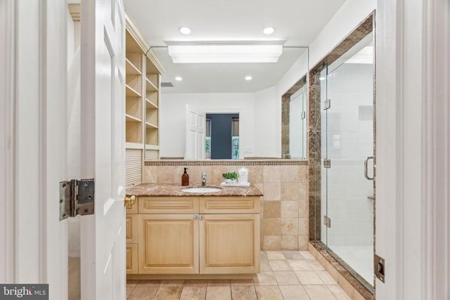 2000 MOUNT VERNON ST, Philadelphia, PA 19130