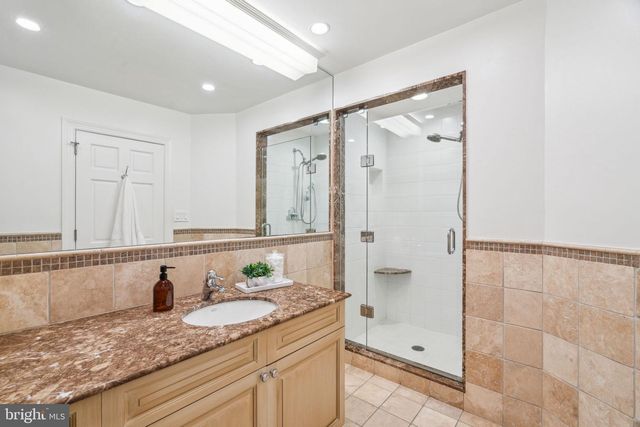 2000 MOUNT VERNON ST, Philadelphia, PA 19130