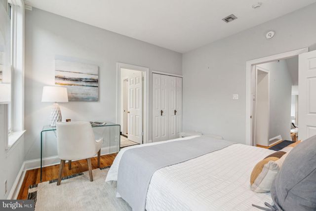 2000 MOUNT VERNON ST, Philadelphia, PA 19130