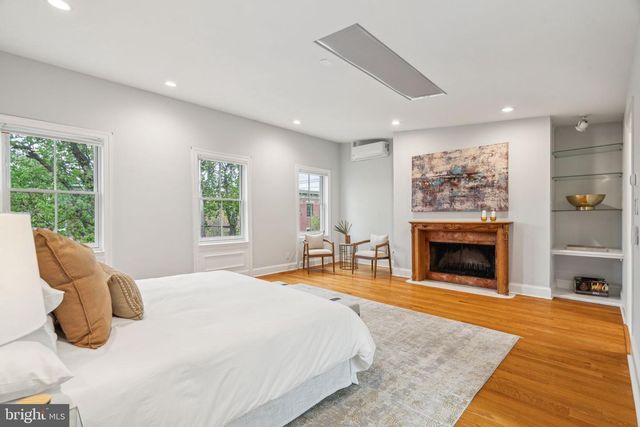 2000 MOUNT VERNON ST, Philadelphia, PA 19130