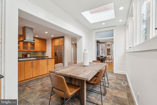 2000 MOUNT VERNON ST, Philadelphia, PA 19130