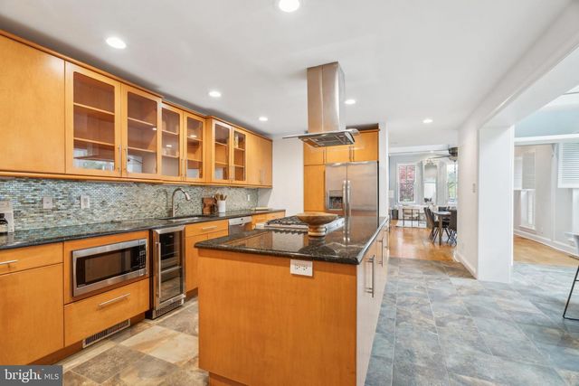 2000 MOUNT VERNON ST, Philadelphia, PA 19130