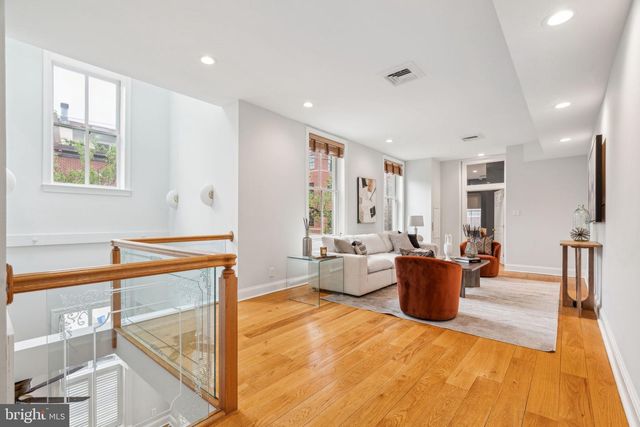 2000 MOUNT VERNON ST, Philadelphia, PA 19130