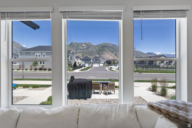 10023 N FEATHERSTONE DR, Highland, UT 84003