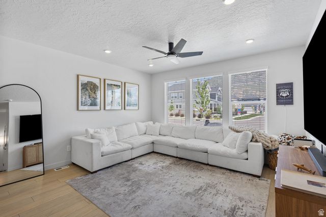 10023 N FEATHERSTONE DR, Highland, UT 84003