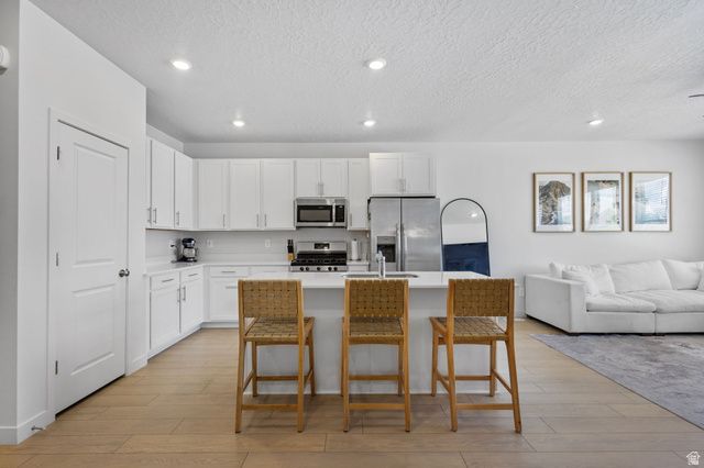 10023 N FEATHERSTONE DR, Highland, UT 84003