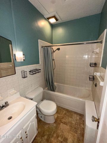 15 2nd Street 2, Troy, NY 12180