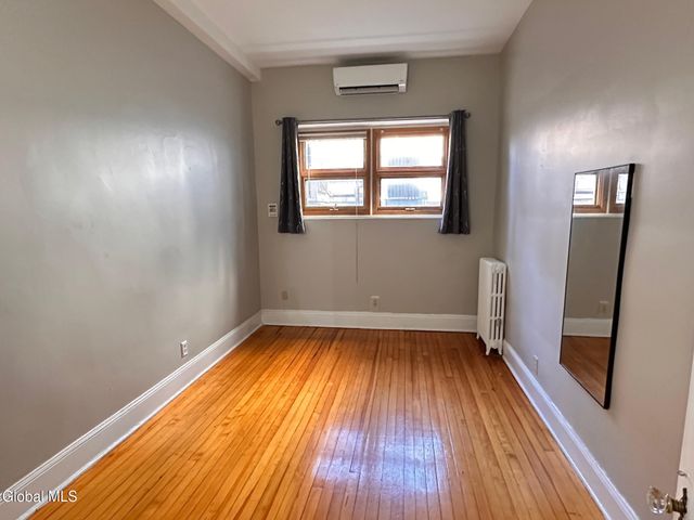 15 2nd Street 2, Troy, NY 12180