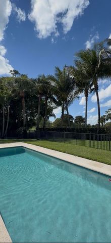 1327 Partridge Place N, Boynton Beach, FL 33436