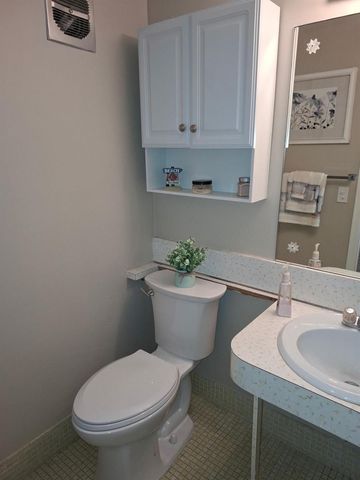 620 Horizon W 202, Boynton Beach, FL 33435