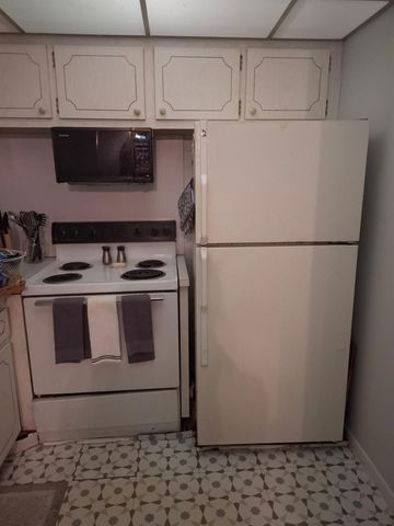 620 Horizon W 202, Boynton Beach, FL 33435