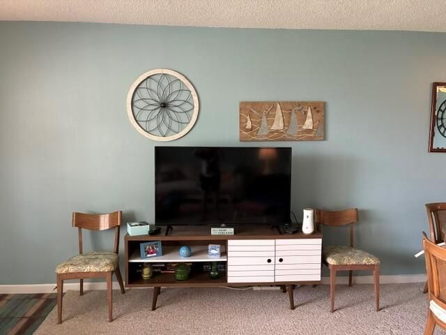 620 Horizon W 202, Boynton Beach, FL 33435