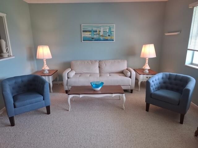 620 Horizon W 202, Boynton Beach, FL 33435