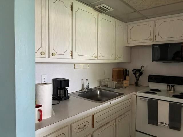 620 Horizon W 202, Boynton Beach, FL 33435