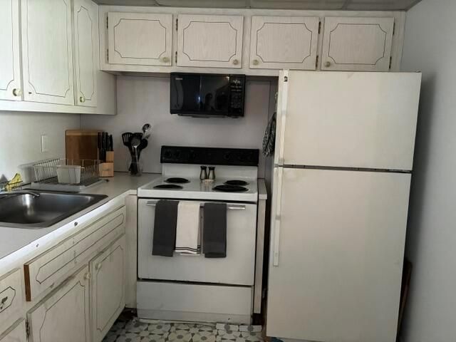 620 Horizon W 202, Boynton Beach, FL 33435