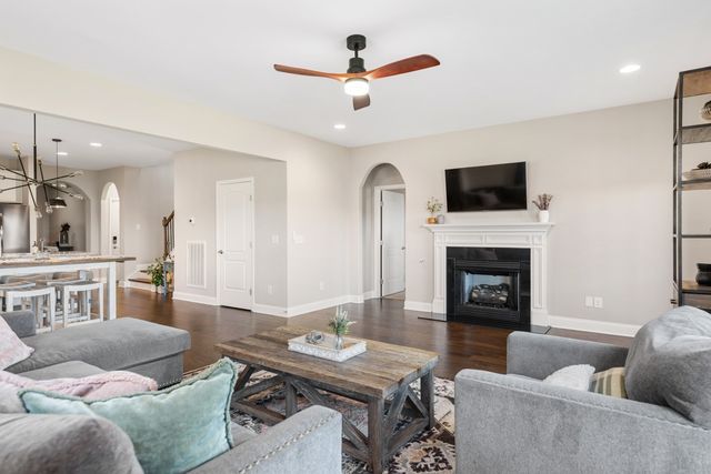 587 Lingering Way, Hendersonville, TN 37075