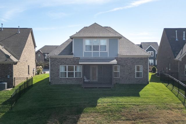 587 Lingering Way, Hendersonville, TN 37075