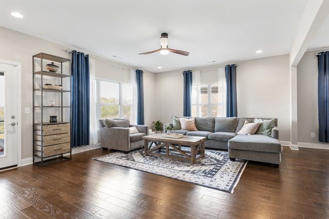 587 Lingering Way, Hendersonville, TN 37075