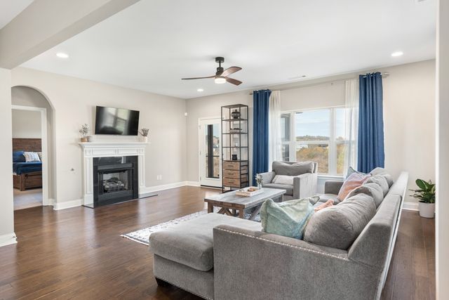 587 Lingering Way, Hendersonville, TN 37075