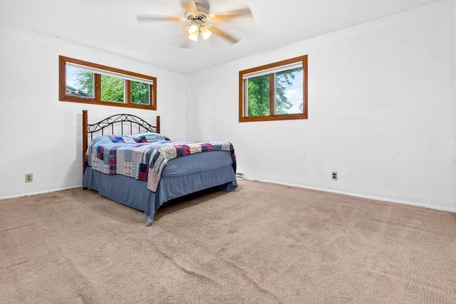 1512 N REXFORD STREET, Appleton, WI 54914