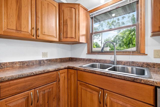 1512 N REXFORD STREET, Appleton, WI 54914