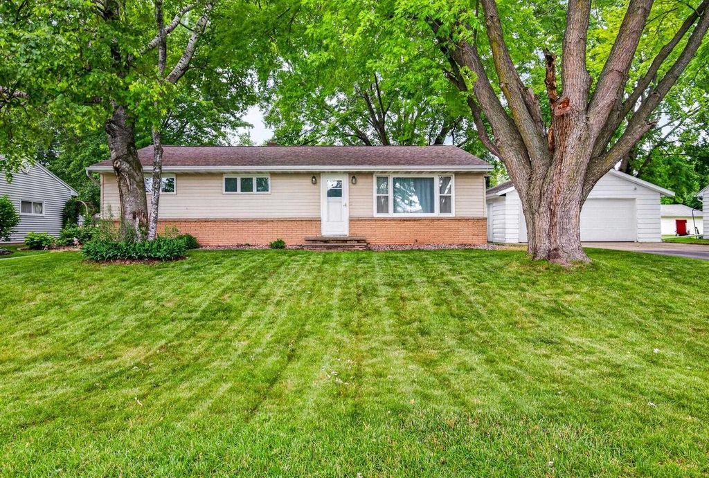 1512 N REXFORD STREET, Appleton, WI 54914