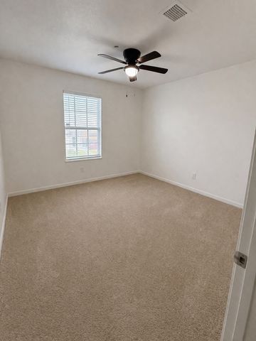 7704 Danuers Lane, Arlington, TX 76002