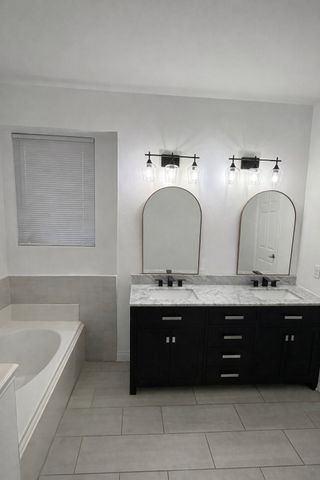 7704 Danuers Lane, Arlington, TX 76002