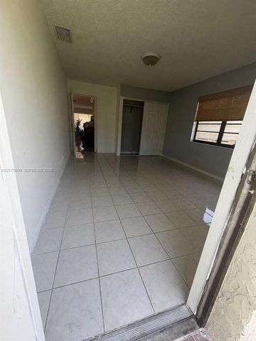 1534 SW 22nd Way, Deerfield Beach, FL 33442