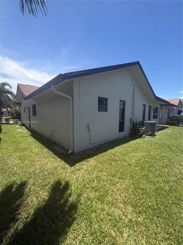 1534 SW 22nd Way, Deerfield Beach, FL 33442