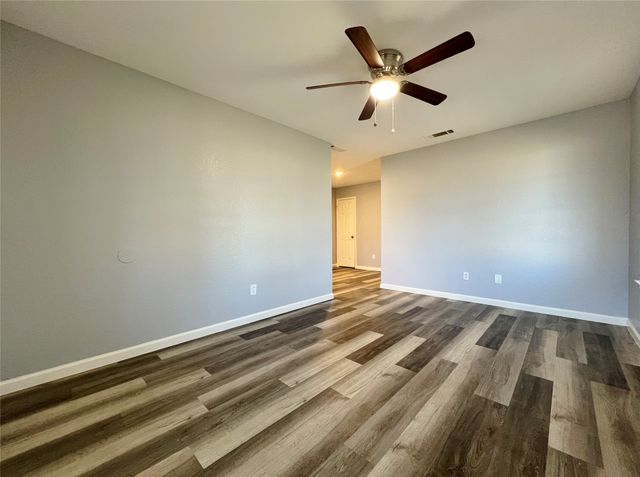 1008 S Retta Street, Fort Worth, TX 76111