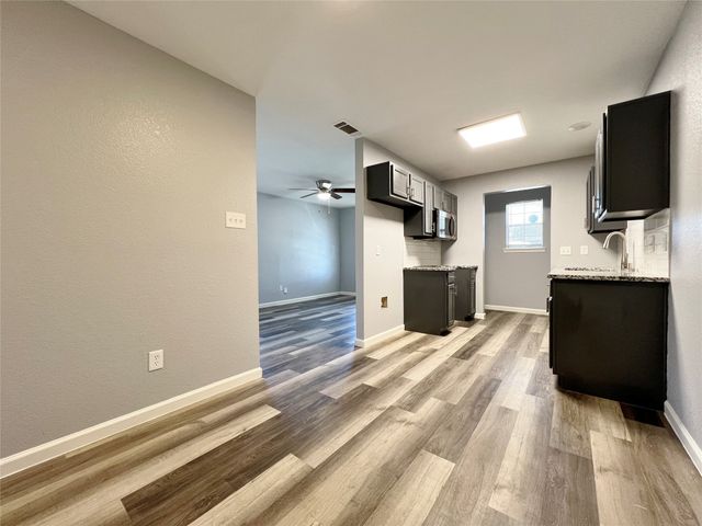 1008 S Retta Street, Fort Worth, TX 76111