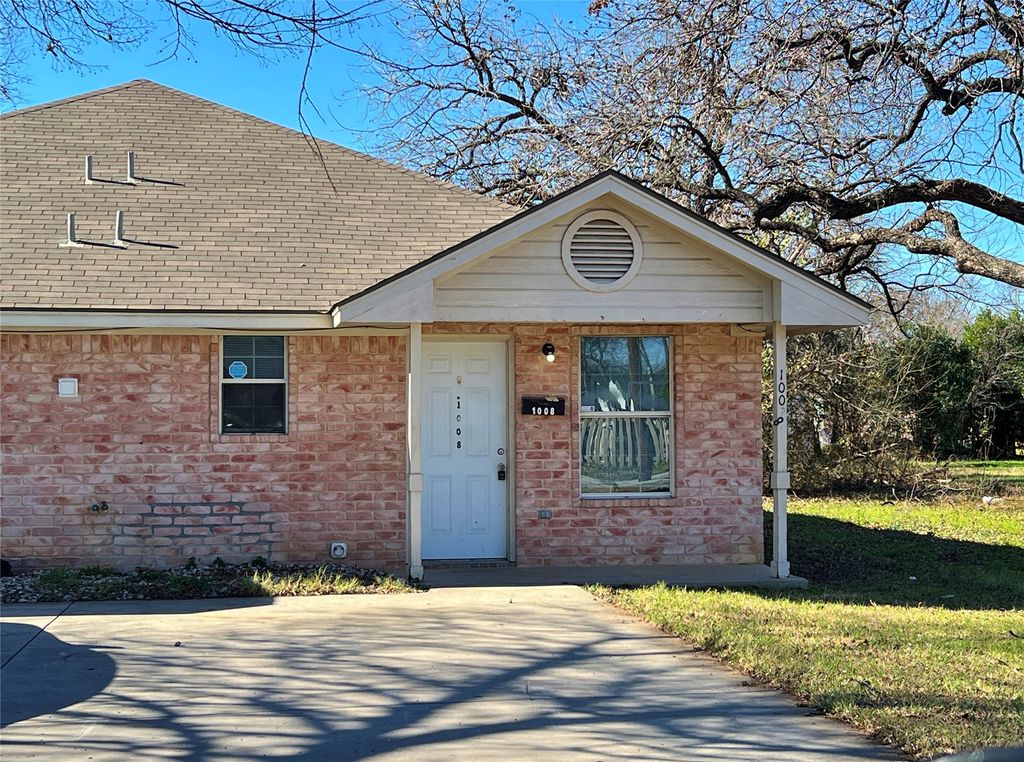1008 S Retta Street, Fort Worth, TX 76111